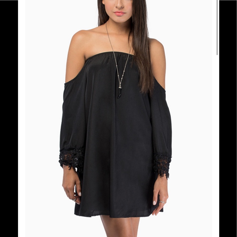 Black TOBI Ophelia Dress. Size Small